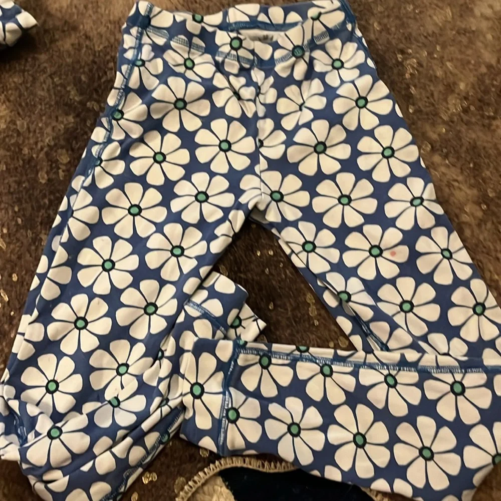 Organic PJ Set cutout flowers - Picture 4 of 7
